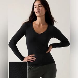 Athleta Renew Seamless Long Sleeve V-Neck Top in Black Size Medium